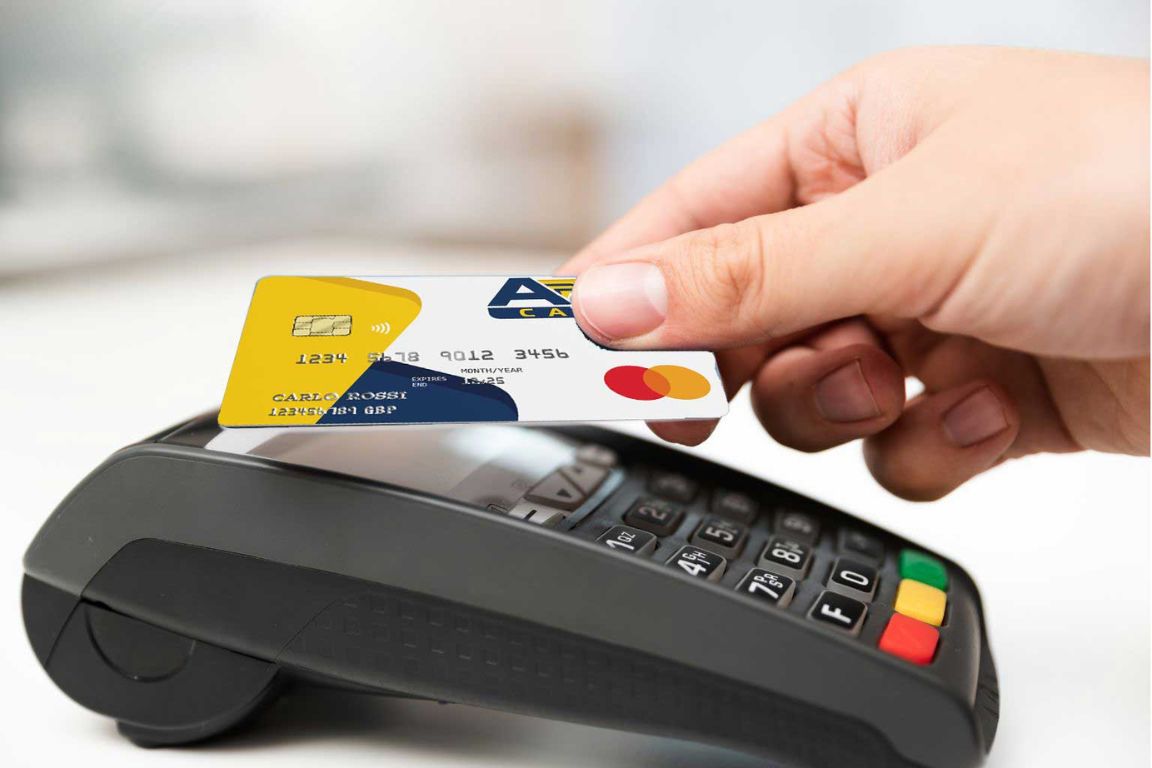 Pagamenti Elettronici: un cliente effettua un pagamento contactless ad un Esercente Admiral Pay